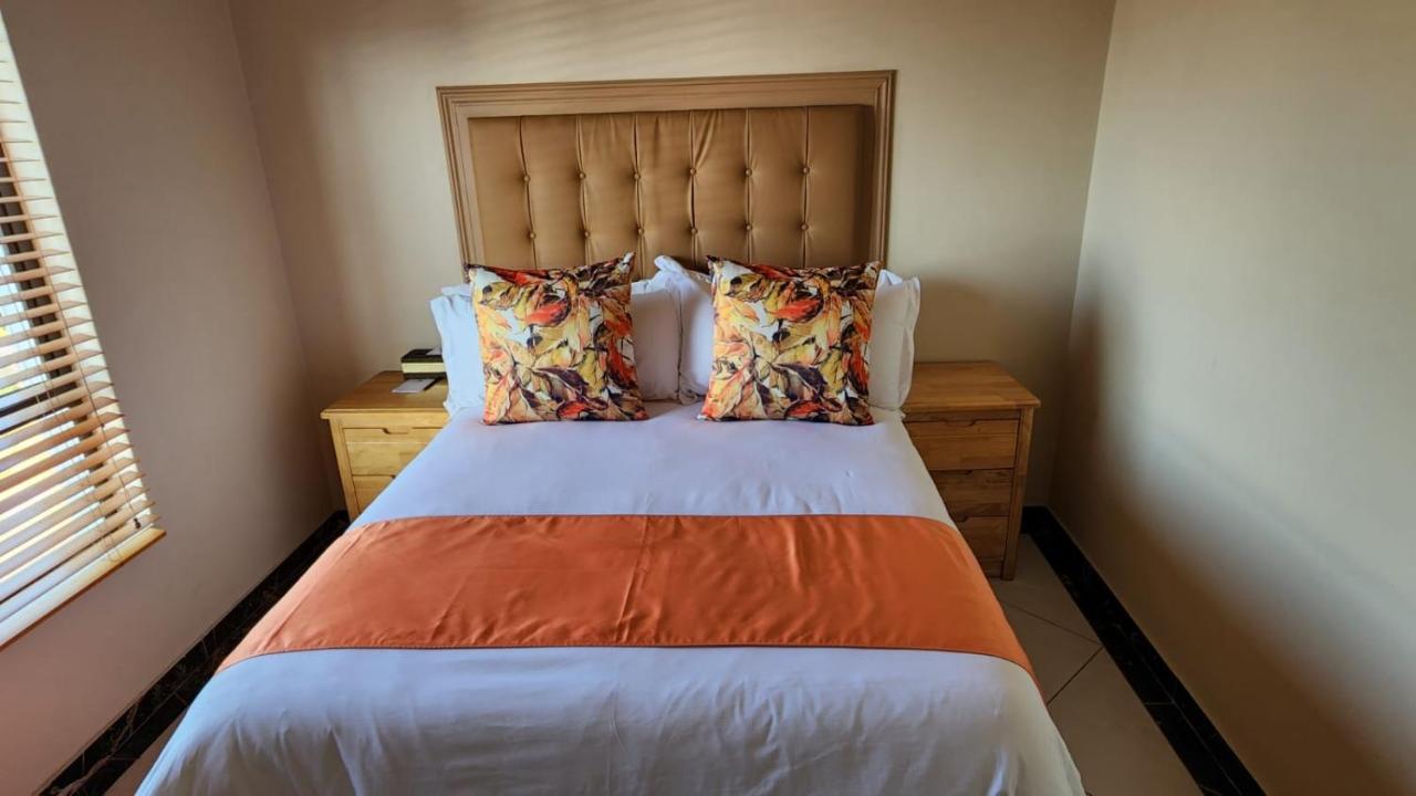 Lilypark Lodge Rustenburg Extérieur photo