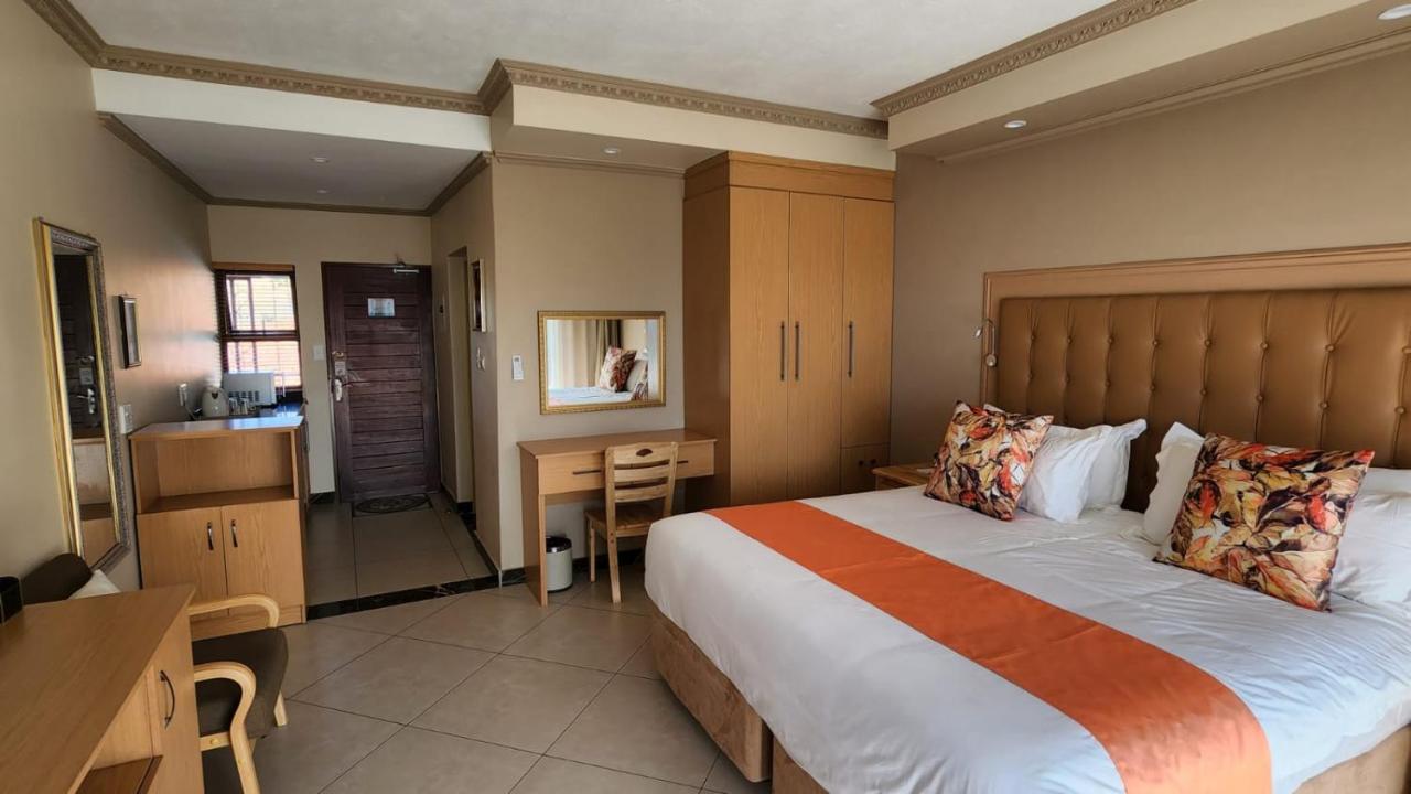 Lilypark Lodge Rustenburg Extérieur photo